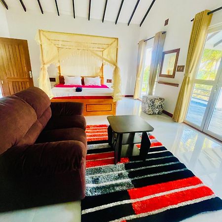 Maha Oya Lodge Wayikkal Extérieur photo