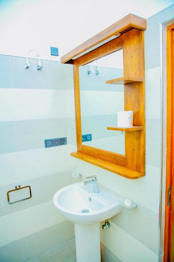 Maha Oya Lodge Wayikkal Extérieur photo